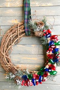 DIY vintage holiday wreath with christmas lights. 