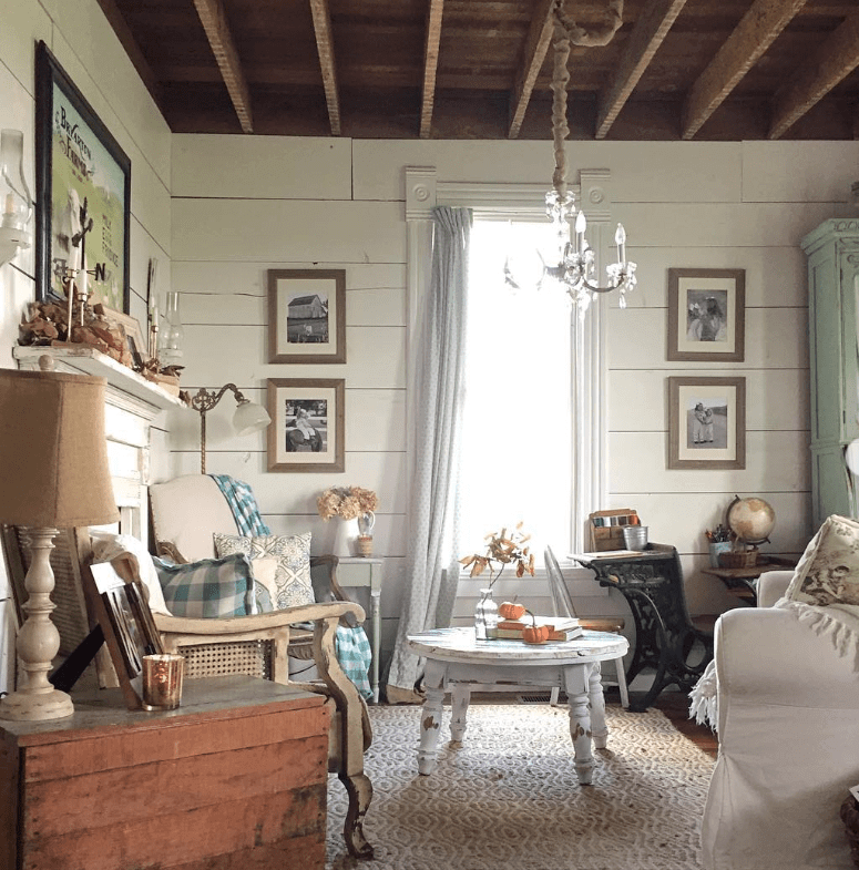 vintage inspired farmhouse decor in the living room with antiques 